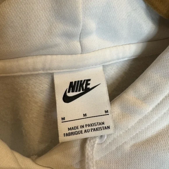 Nike Women’s Nike Hoodie - Picture 3 of 3